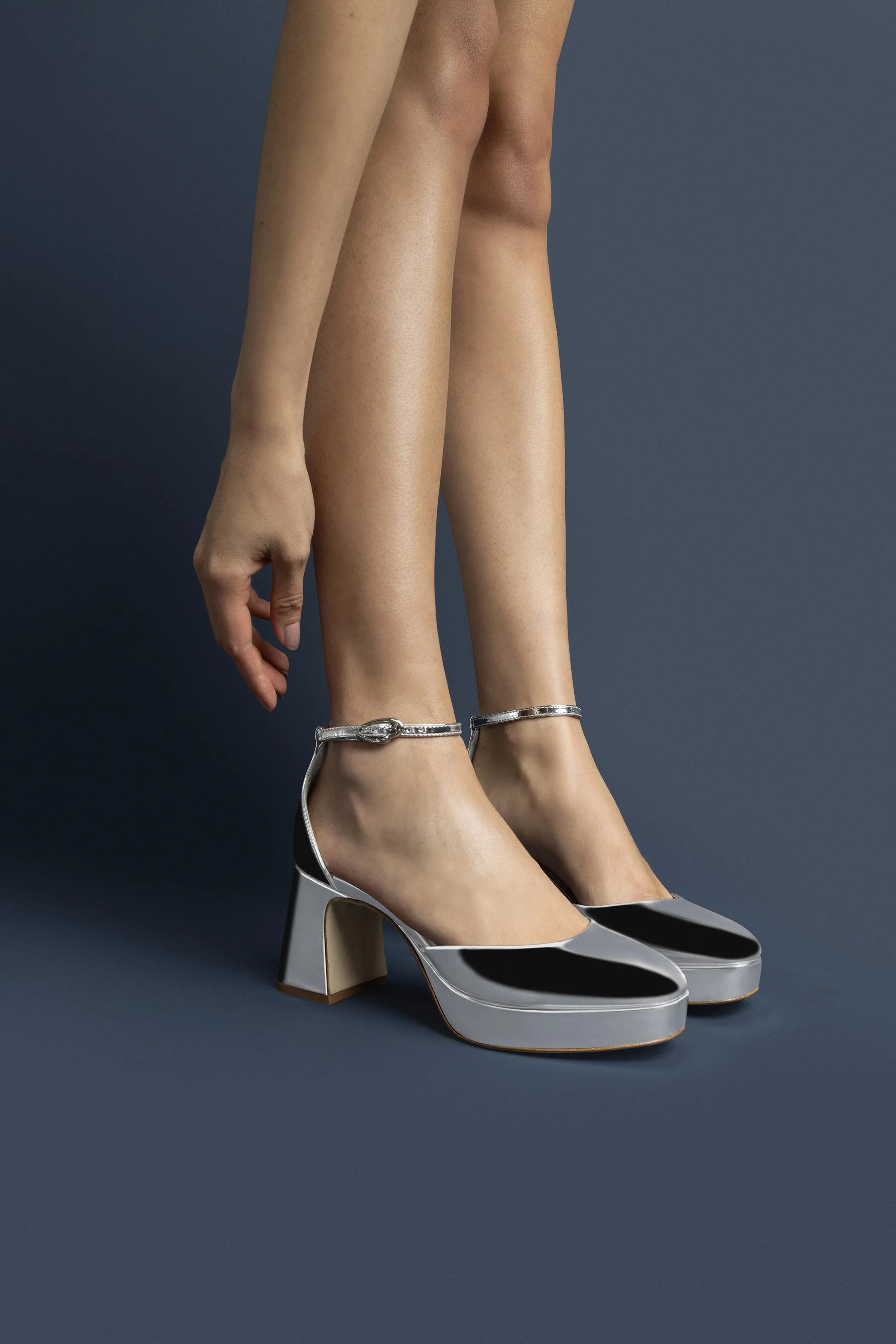 Ari Verona Low Pump In Silver Specchio