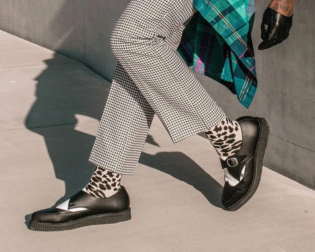 Black & White TUKskin? Wing Buckle Pointed Creeper