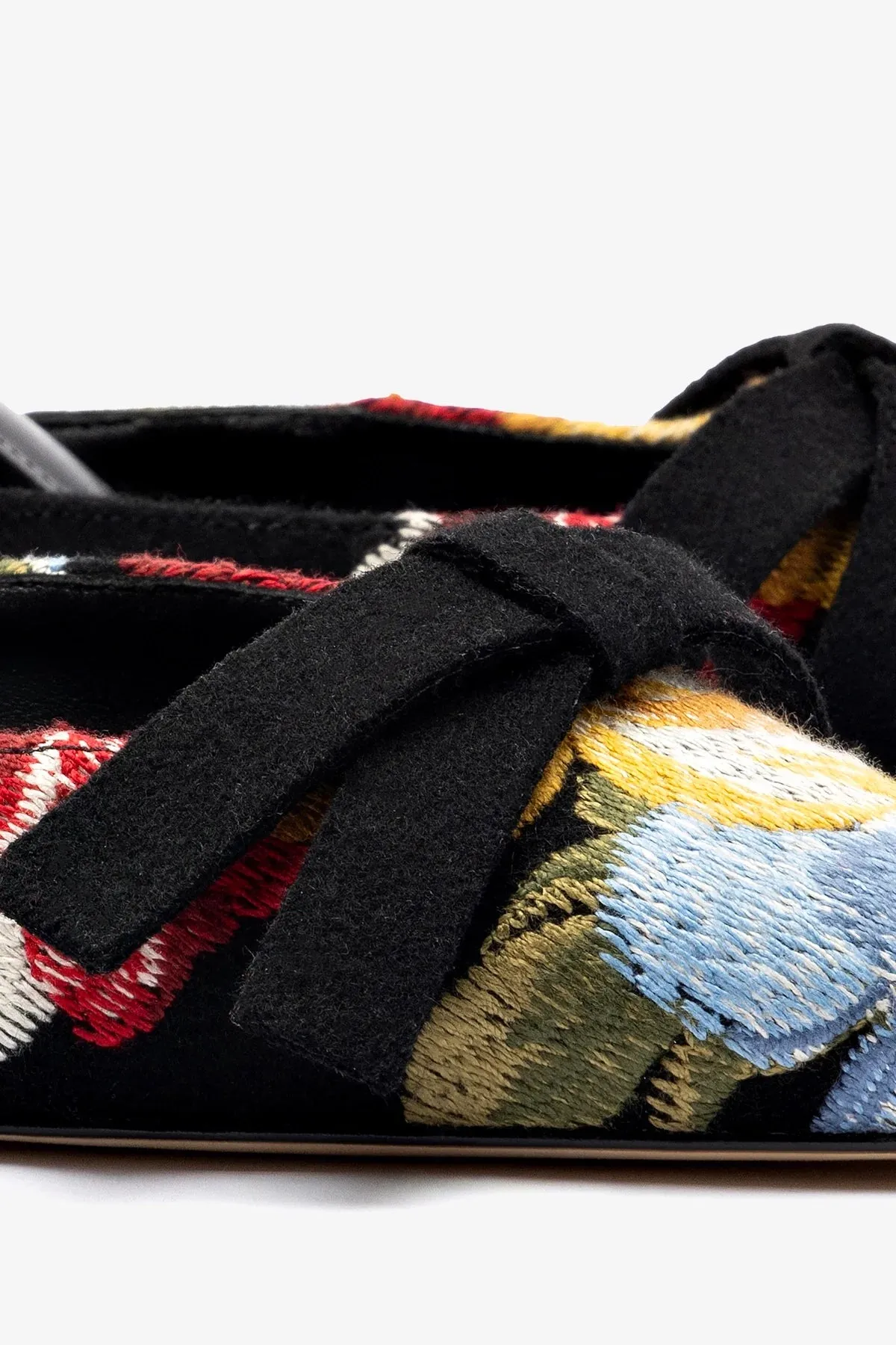 Larroud?? x Markarian Mule In Black Wool and Floral Embroidery