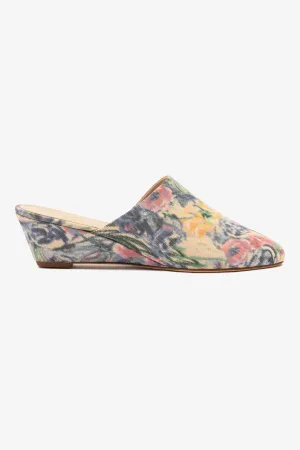 Larroud?? x Markarian Venice Wedge In Ash Blue Floral Demetra