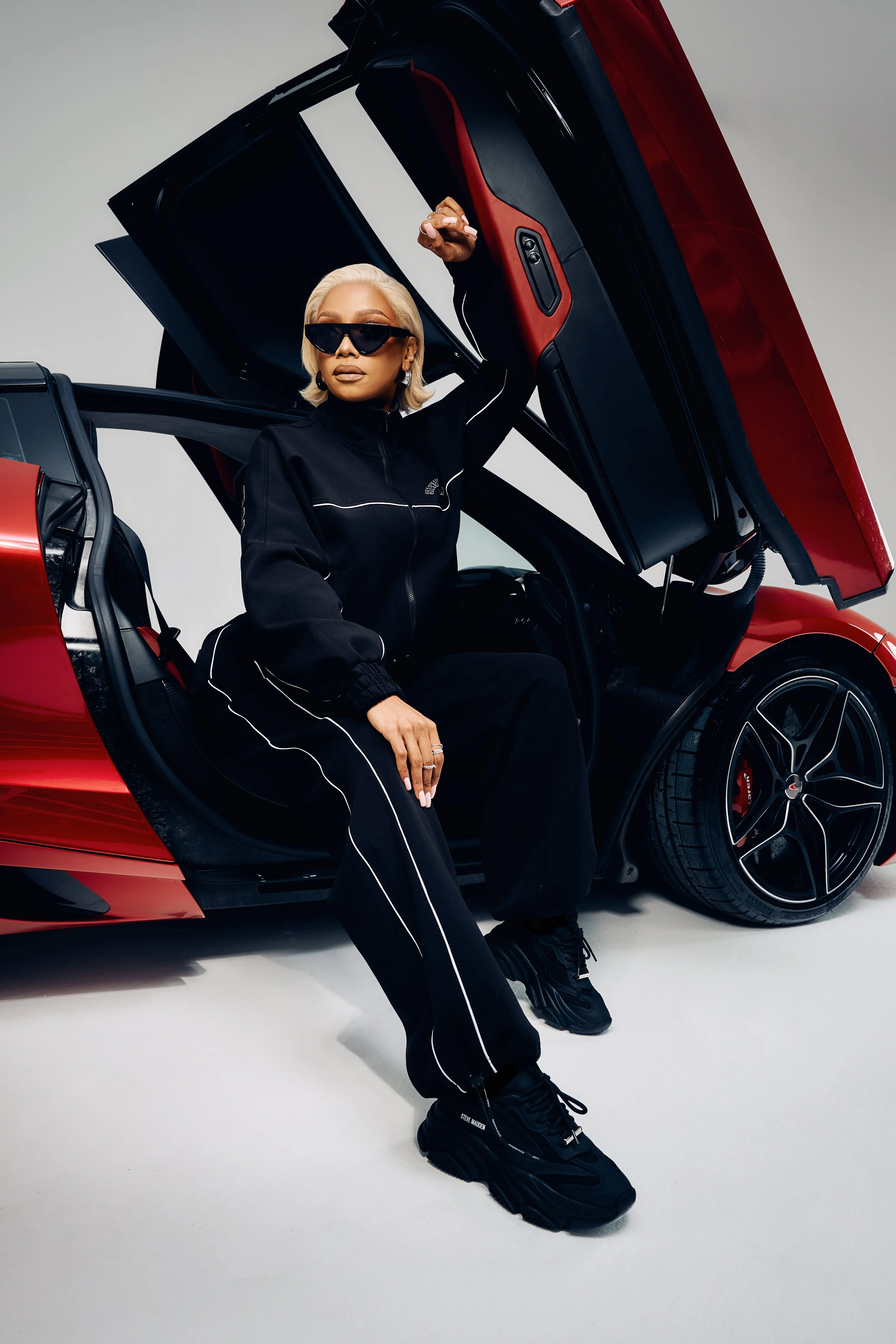NATALIE BLACK OVERSIZED ZIP THROUGH SCUBA SWEAT