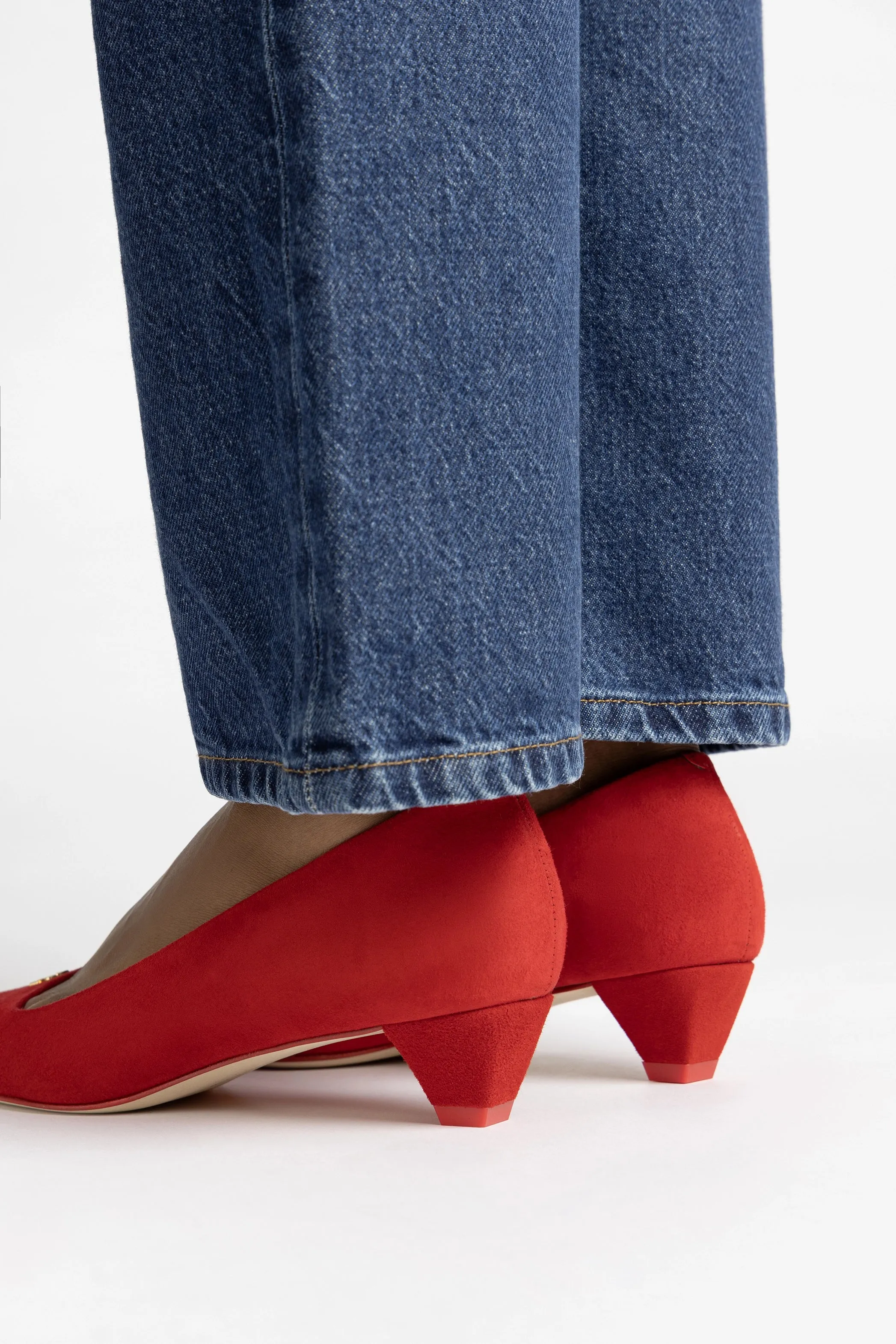 Ruth Pump In Scarlet Suede